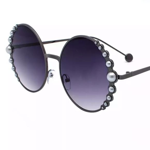 Accessories - Pearl Sunglasses